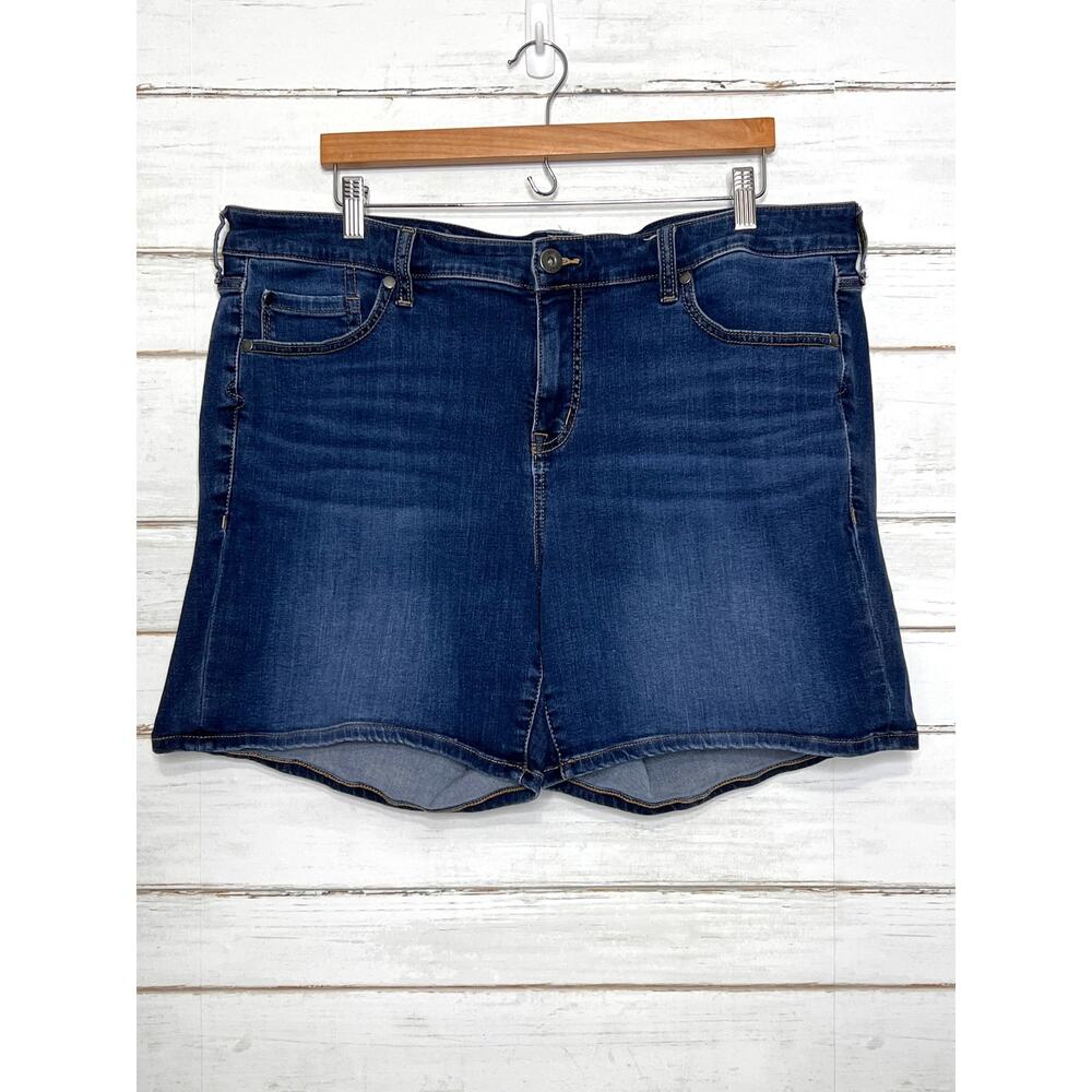 Torrid Mid Rise Midi Denim Shorts Dark Wash Size 20 Plus Size